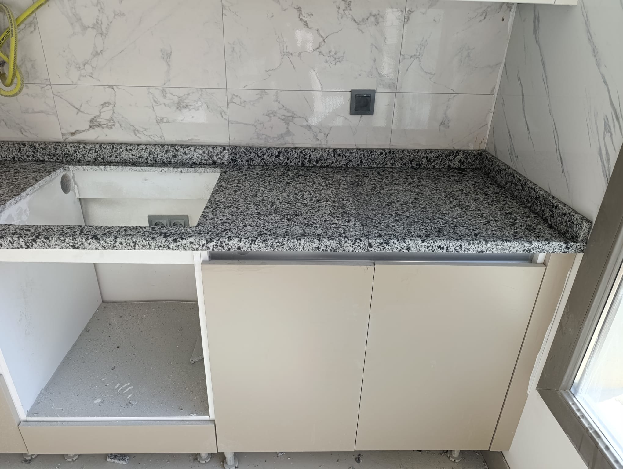 M S R Siyah Granit Krom Evye İndere Toki